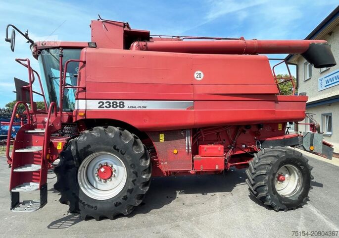 Moissonneuse-batteuse Case-IH 2388 Axial Flow