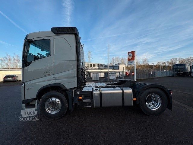 Nyergesvontató VOLVO FH500