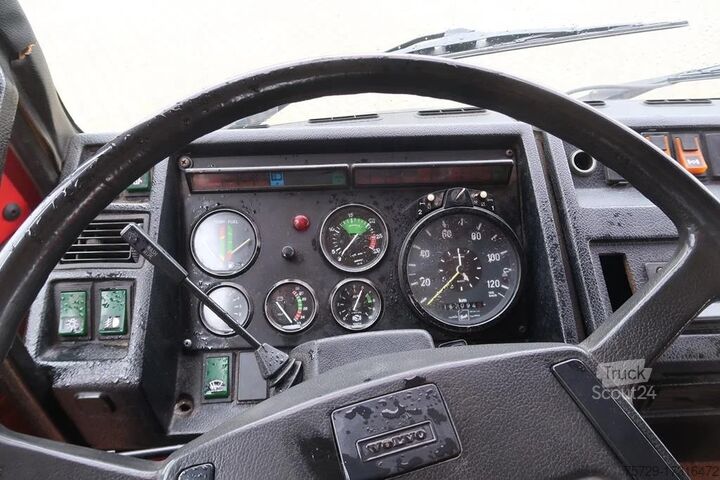 Ανατρεπόμενο φορτηγό Volvo F 7 F 720 - 1982 - 3 sides tipping - rear crane...