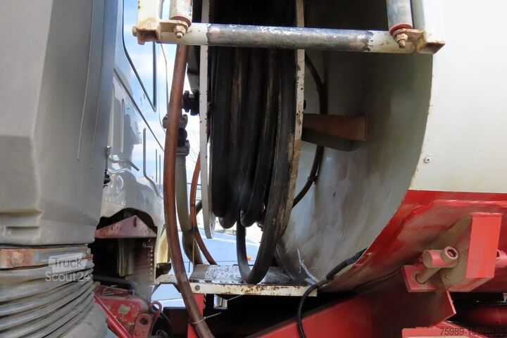 Camion-citerne Iveco Eurocargo FUEL (DIESEL/PETROL) 8000 LITERS, COM...