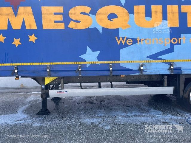 Semi-remorque bâchée Schmitz Cargobull Semitrailer Curtainsider Mega