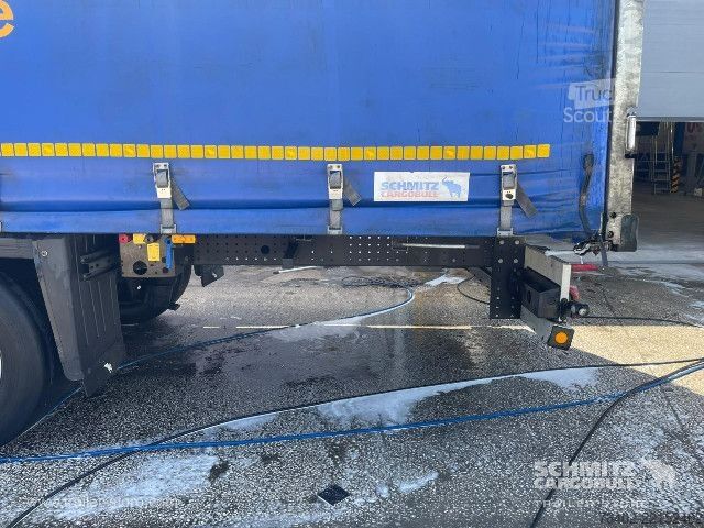 Semi-remorque bâchée Schmitz Cargobull Semitrailer Curtainsider Mega