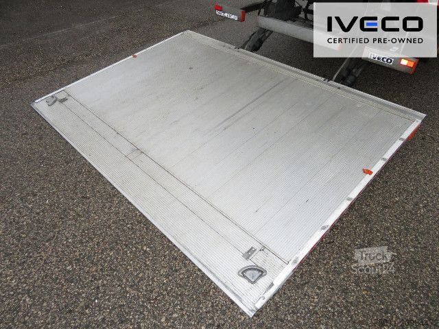 Transporter mit Koffer IVECO Daily 70C18HA8/P Koffer/LBW, Klima, NL 3183kg