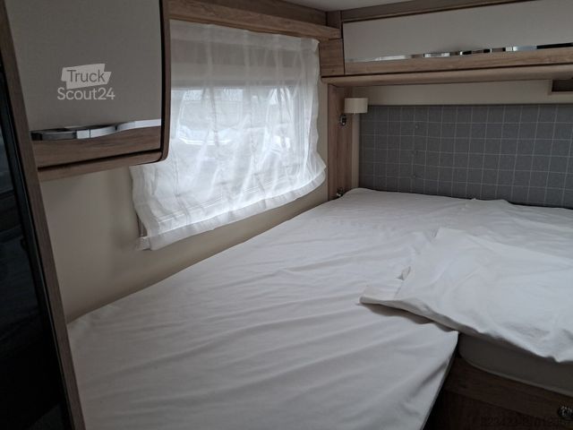 Polointegrovaný obytný vůz EURAMOBIL Profila T 676 EB Markise/SAT/TV/AHK/Solar/Navi