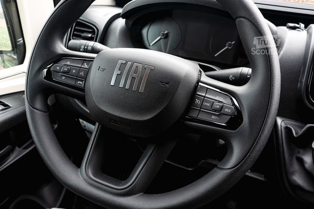 Husbil CHAUSSON Van First Line V594L Dörr Black-Edition exklusiv