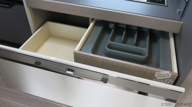 Half-integraal camper ROLLER TEAM Zefiro 295TL, MR25/26 riesiges Queerbett/Garage