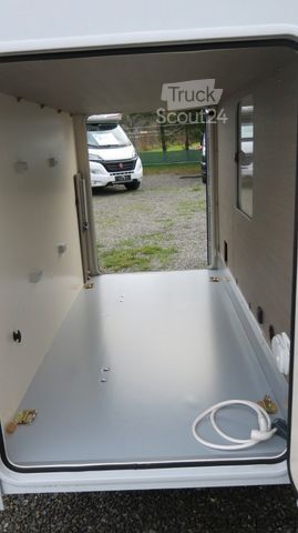 Half-integraal camper ROLLER TEAM Zefiro 285TL, MR 25, Einzel/Hubbett, 5 Sitzplätz