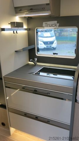 Half-integraal camper ROLLER TEAM Zefiro 285TL, MR 25, Einzel/Hubbett, 5 Sitzplätz