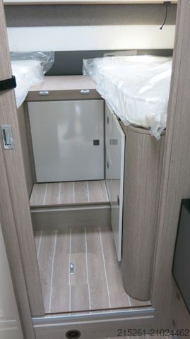 Half-integraal camper ROLLER TEAM Zefiro 285TL, MR 25, Einzel/Hubbett, 5 Sitzplätz