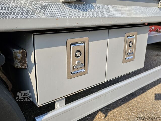 Platforma de încărcare Fynkar K324T / 3 AXLE / TWIST-LOCKS / 2 X LIFT AXLE