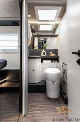 Polintegriran avtodom MOBILVETTA Kea P90 NB ACC Navi Solar TV Lithium Truma 6E