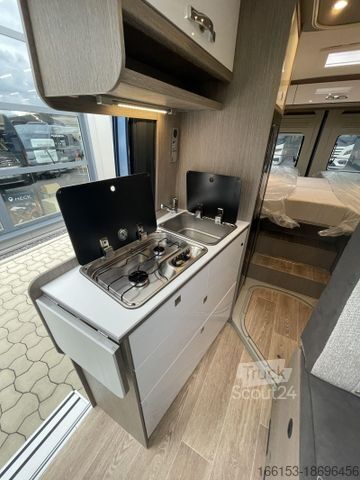 Campervan PÖSSL Roadcruiser Fiat 140 PS Sturm Blau