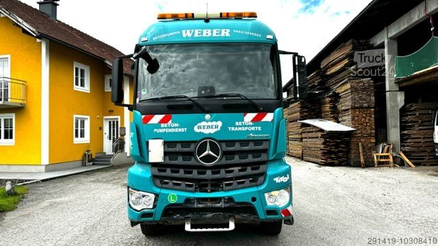 Τυπική μονάδα τράκτορα MERCEDES-BENZ Arocs 2142 4x4 Zugmaschine Euro 6 Bj 2017