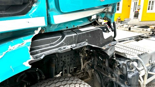 Τυπική μονάδα τράκτορα MERCEDES-BENZ Arocs 2142 4x4 Zugmaschine Euro 6 Bj 2017