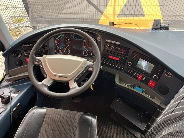 Autobús de dos pisos Neoplan SKYLINER L 6x2*4 77 SEATS / AC / AUXILIARY HEAT...