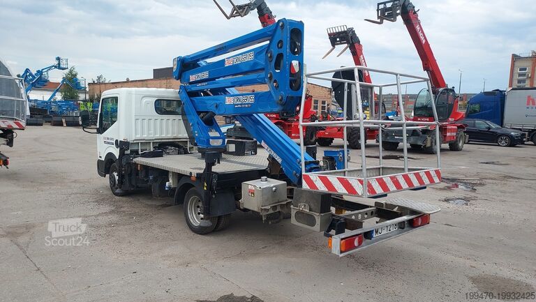 Plateforme élévatrice montée sur camion Isoli PNT220NLX on Nissan NT400