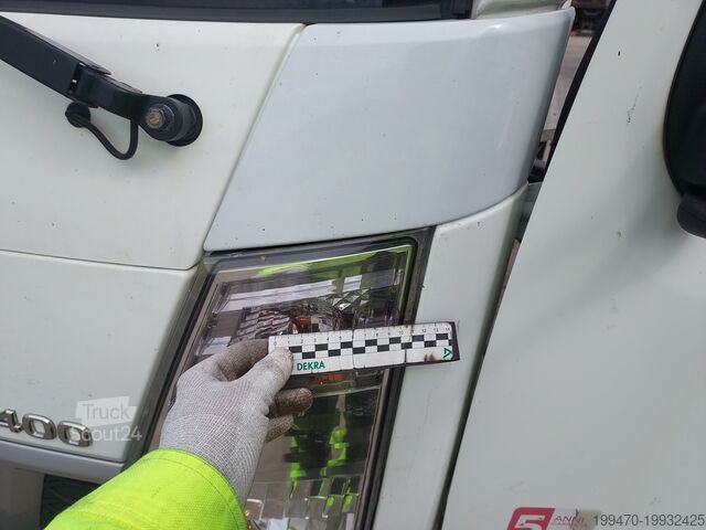Plateforme élévatrice montée sur camion Isoli PNT220NLX on Nissan NT400