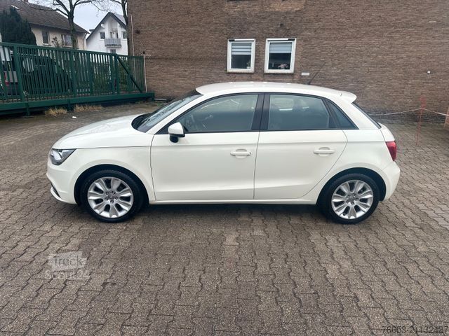 Dodávka AUDI A1 1.2 TFSI 63kw*Teilleder*Klimaaut.*Xenon*Navi