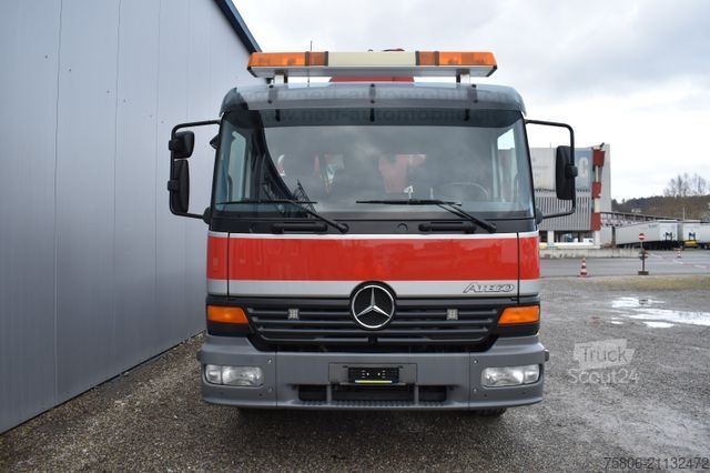 Vehicul de tractare MERCEDES-BENZ Atego 1523 Abschlepper Kran / Bergearm / Brille