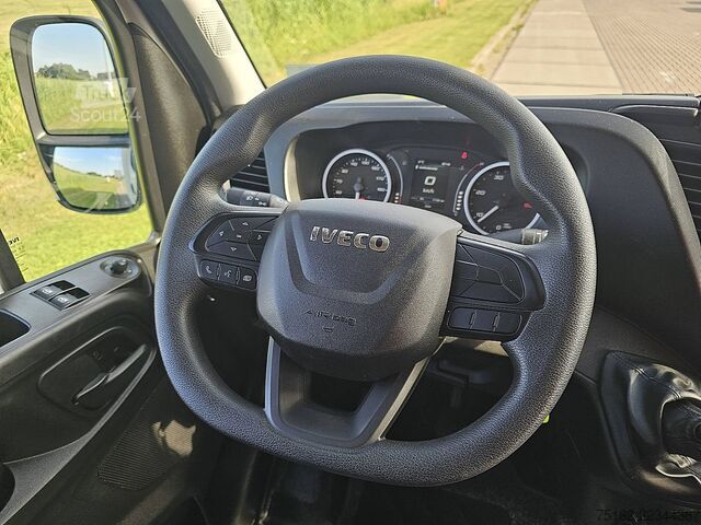 Lagaminas IVECO DAILY 35C16 Bakwagen Laadklep!