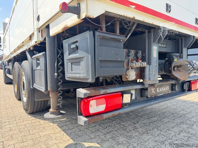 Kuorma-autoon asennettu nosturi DAF CF 460  6x2  Baustoff Palfinger PK18001L