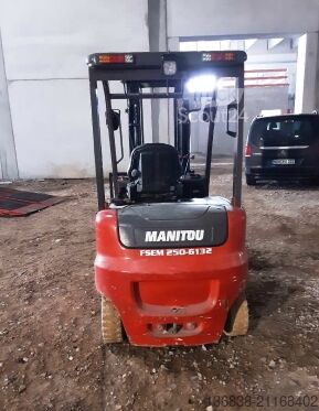 Carrello elevatore fuoristrada Manitou ME 425 C 2,5 t Elektro