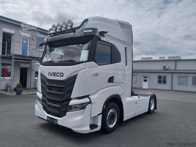 Standardní tahač Iveco S-Way AS 440 S 50 T/FP Standklima Navi