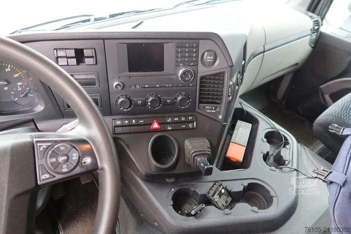 Tovornjak z žerjavom Mercedes-Benz ANTOS 2830 Kraanwagen open Laadbak Fassi F295 +...