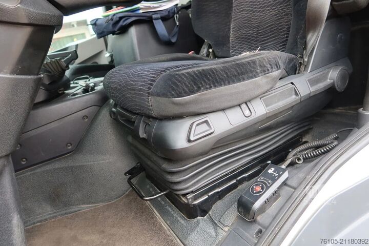 Tovornjak z žerjavom Mercedes-Benz ANTOS 2830 Kraanwagen open Laadbak Fassi F295 +...