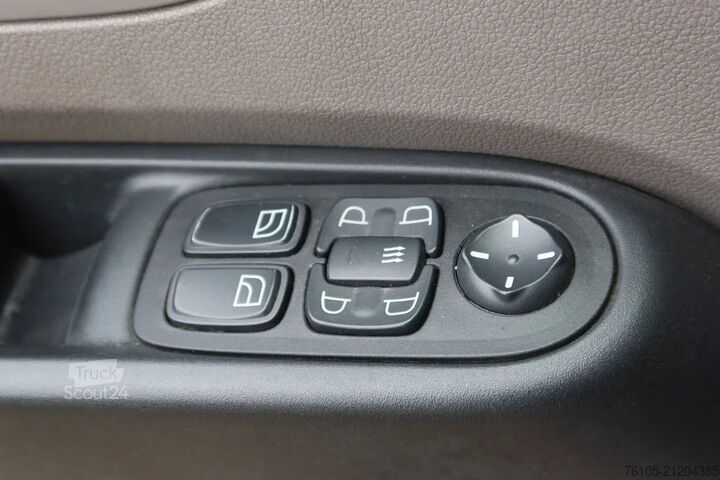 Bőrönd DAF CF 290 FA Bak+ klep Dhollandia 2000 kg