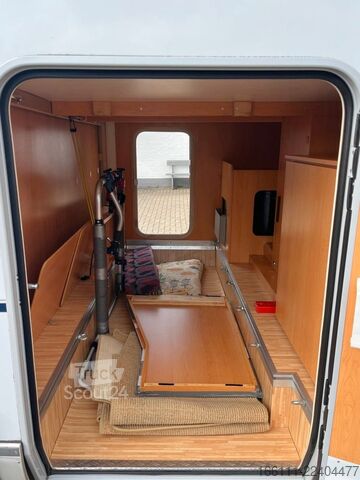 Yarı entegre karavan HYMER/ERIBA Van 572 - Einzelbetten - Garage - Klima -