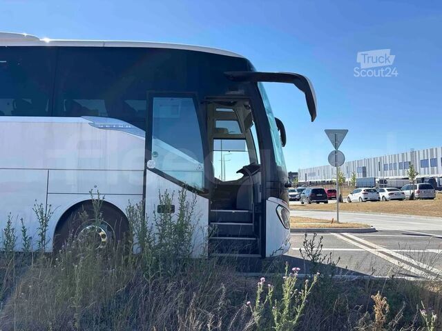  Setra S515