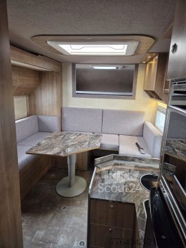 Кемпер с алковен Iveco Sonstige Renntransporter Custom