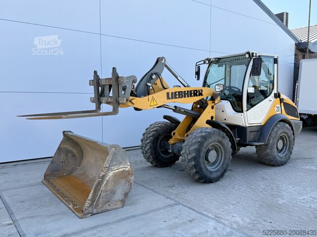 Încărcător pe roți Liebherr L506C