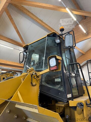 Nakladalnik Caterpillar 950G