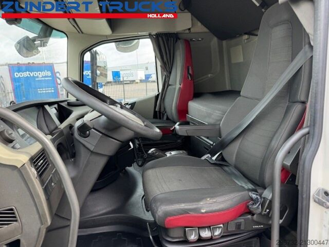 MTS standard Volvo FH 460 GLOBETROTTER, LNG