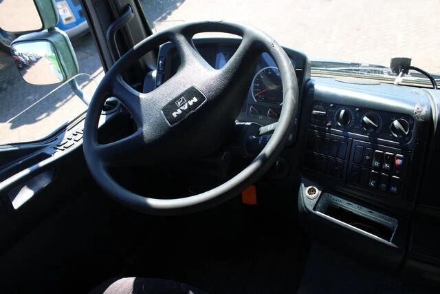 Asfalta smidzinātājs MAN TGA 26.310 + LINDHOFF EN LINNE 6M3 + MANUAL + C...
