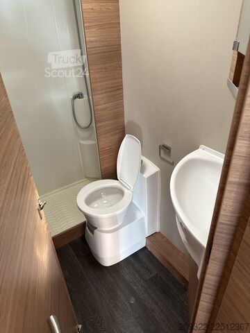 Polointegrovaný karavan 2024 Ford Transit Weinsberg Carasuite | Automatico | 5 posti letto