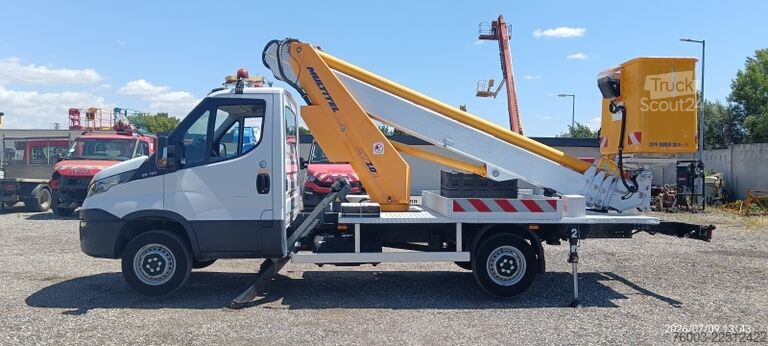 фургон-будка Iveco Daily Multitel MT202DS - 20,2m