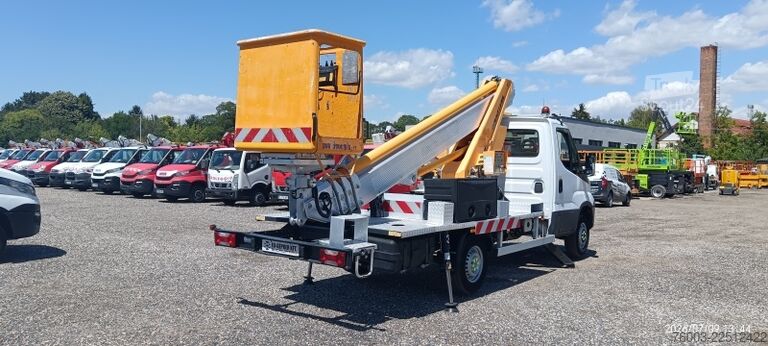 фургон-будка Iveco Daily Multitel MT202DS - 20,2m