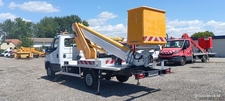 фургон-будка Iveco Daily Multitel MT202DS - 20,2m