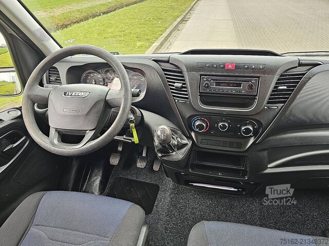 čemodāns IVECO DAILY 35S12 Bakwagen Laadklep!