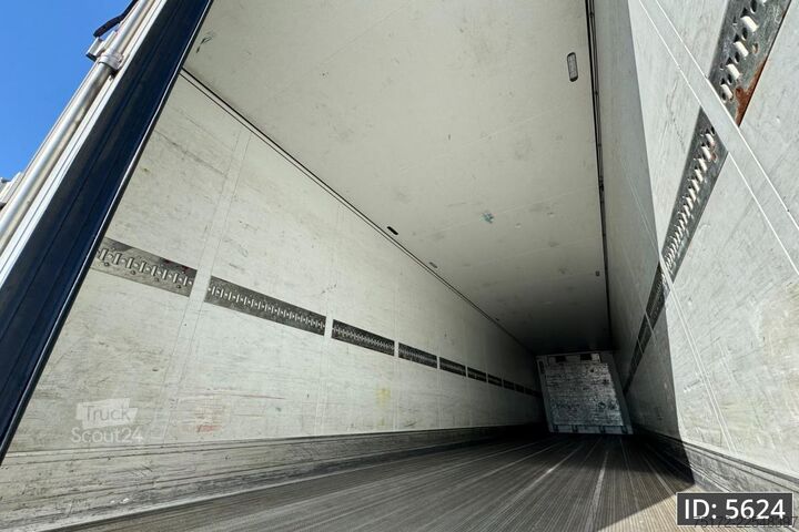 Kølet/frosset transport Schmitz Cargobull SKO 24 / Disk brakes / Carrier Vector 1550 / Pa...