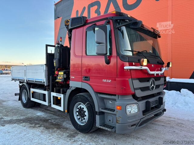 Wywrotka z dźwigiem Mercedes-Benz Actros 1832 4x2 FASSI F135A22 / BOX L=3707 mm