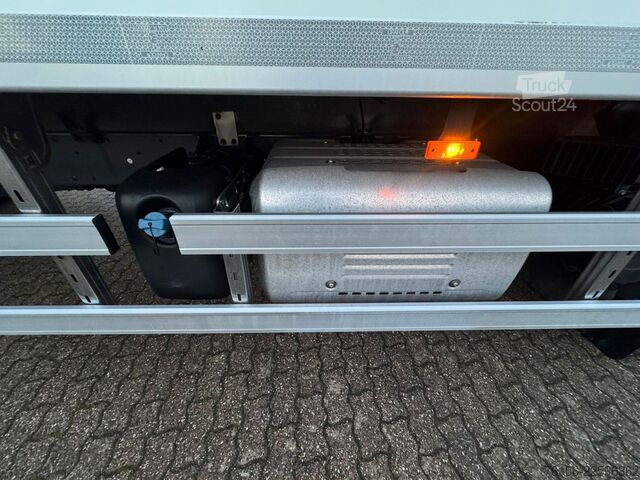 Camion frigorifique DAF LF 16.260 Tiefkühlkoffer mit Ladebordwand