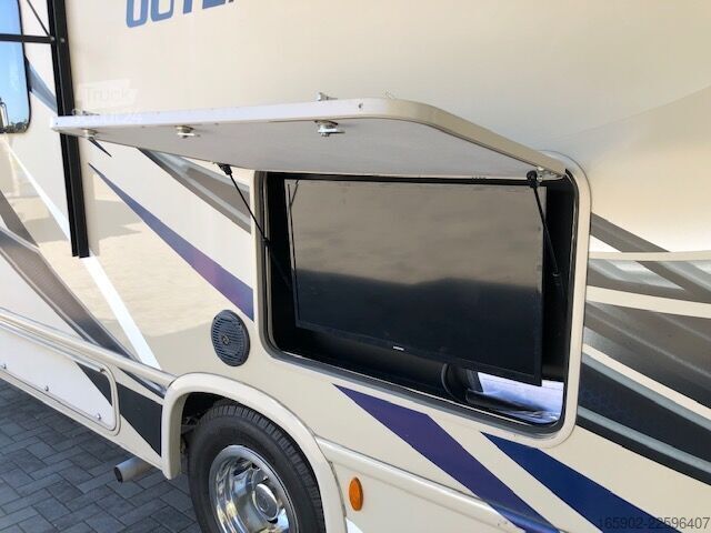 Avtodom z nadgradnjo (alkoven) Thor Outlaw Toyhauler USA