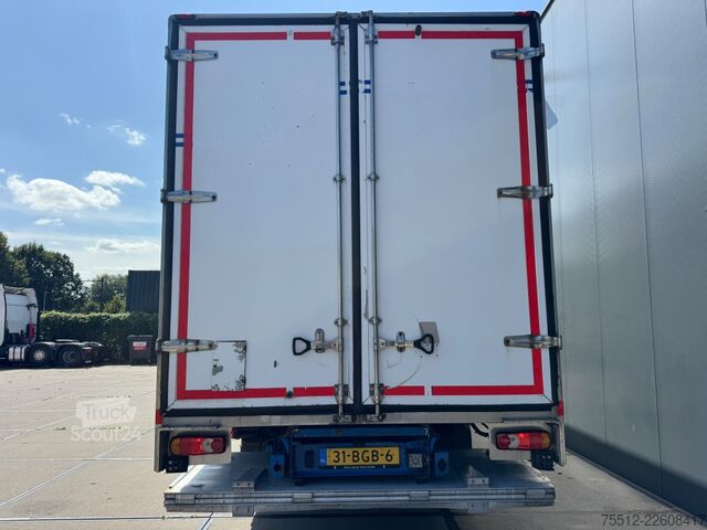 čemodāns Renault D16 / Tail Lift / Euro 6 / TUV: 6-2027 / NL Truck