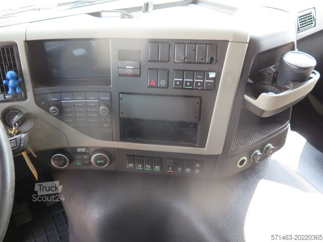 Szabványos vontatóegység Volvo FM 460