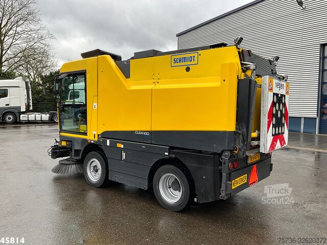Kehrmaschine SCHMIDT Cleango 500 with 3-rd brush