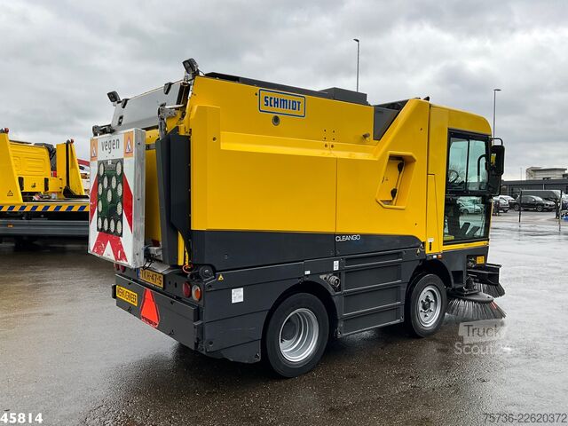 Kehrmaschine SCHMIDT Cleango 500 with 3-rd brush